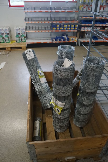 7 rolls of wire fence