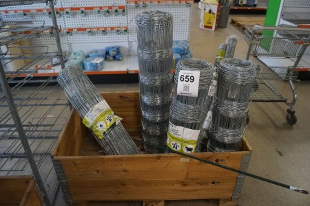 6 rolls of wire fence