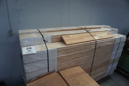 Lot oak planks with similar subfloor