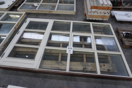 Fensterabschnitt mit 12 Scheiben