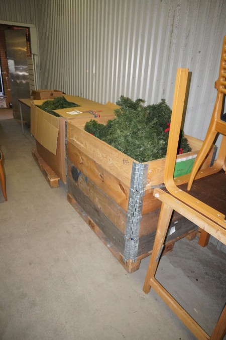 2 pallets with Christmas decorations