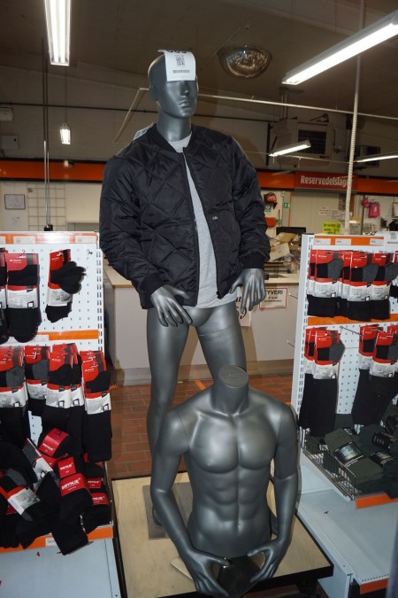 3 pieces. Mannequin incl Thermal jacket