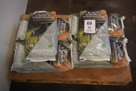 10 bags of lawn fertilizer