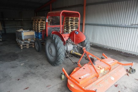 Massey Ferguson tractor. Model: 35+ cutting board