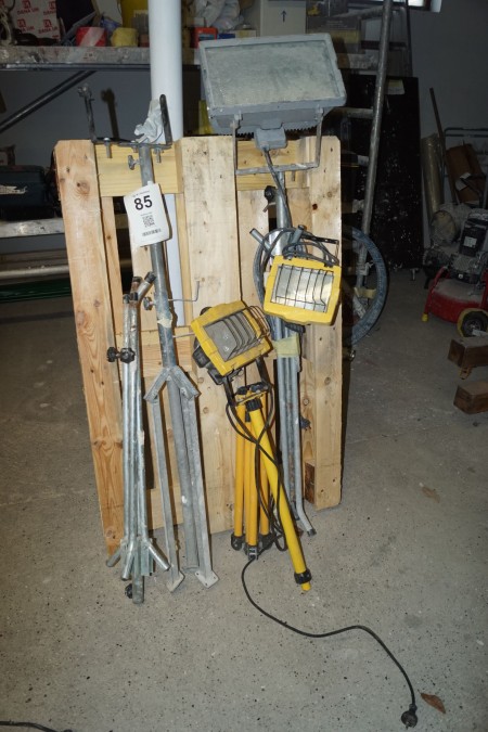 3 pieces. Work lamps on stand