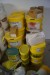 Large batch of plaster / basic plaster + approx. 15 buckets with facade paint