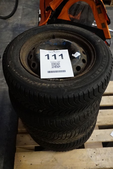 4 pcs tires with steel rims, brand: Michellin