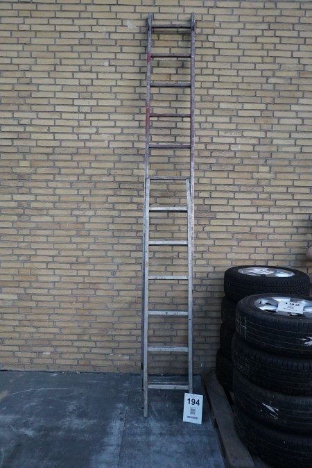 2 aluminum ladders