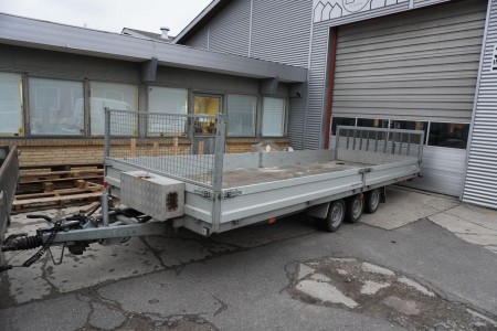 3 axle trailer with tip, Brand: Variant.