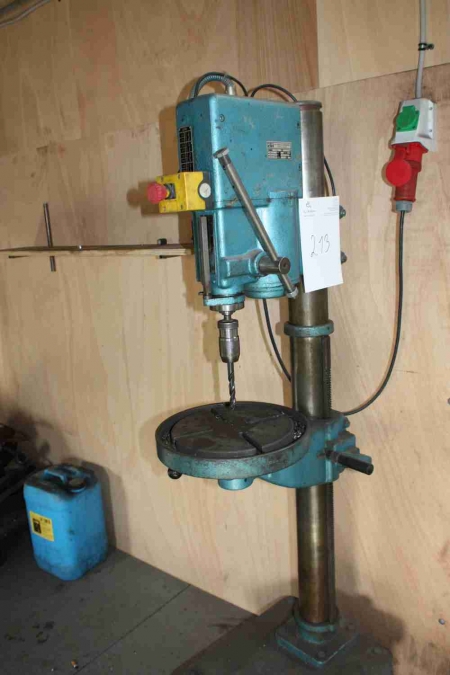 Pillar Drill, Arboga G 2508. Engine: 0.75 / 0.6 kW. R / M 2780 / 1310. Clamping surface Ø 280mm