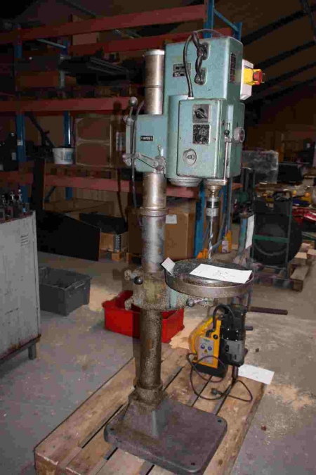 Pillar Drill, Arboga GM 2508. Engine: HP 1.4/1.2. R / M: 2830 / 1330. Clamping surface Ø 280 mm