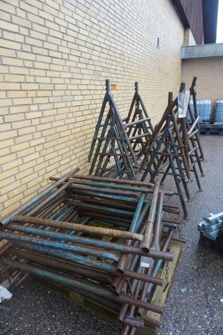 Lot of scaffolding parts