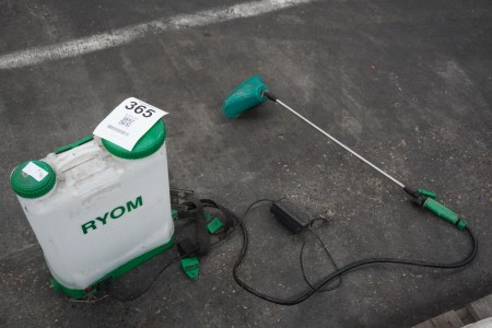 Back sprayer with electric pump