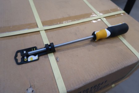 160 pcs. screwdriver. 80 pcs. PZ3. 80 pcs. PH3. Length 150/200 mm
