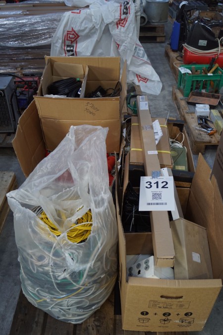 Various electrical items and electronics + 1 bag with internet cables