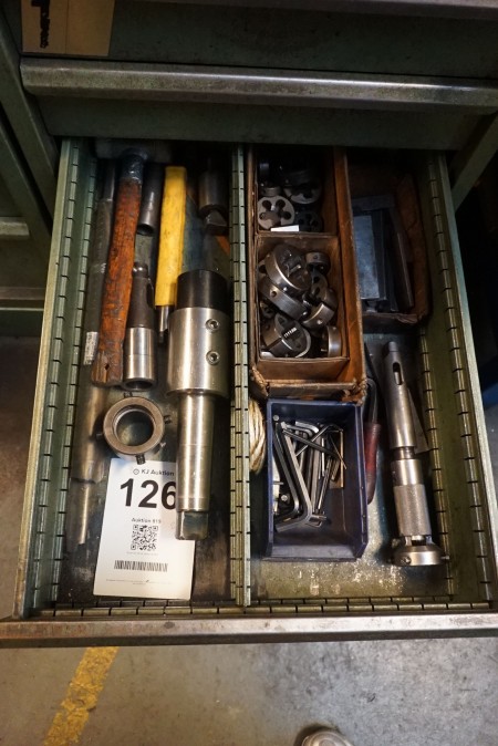 Contents in 2 drawers