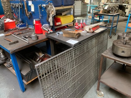 Rolling table in steel + grate. with content on board.