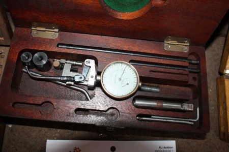 Measuring Gauge, labeled Diacator, max 150 RPM