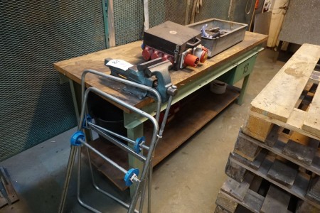 File bench with vice and drawer + contents