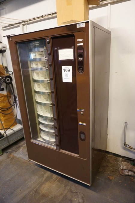 Refrigerator vending machine, Brand: Wittenborg.