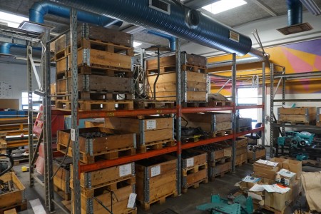 3 compartment pallet rack without content