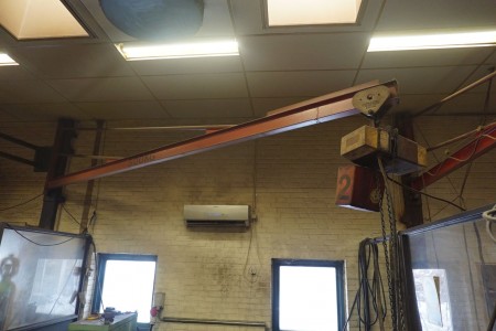 Wall-mounted swing crane, Brand: GIS
