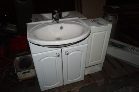 Toilet sink, with closet