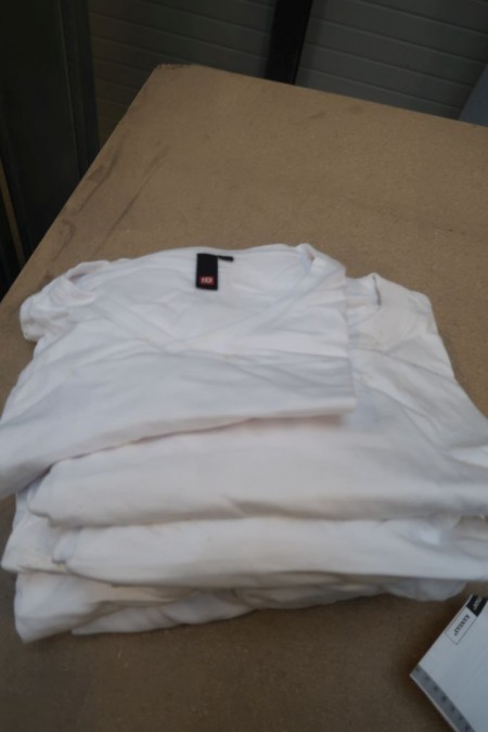 6 pieces. t-shirts, white. 1 piece. S. 1 pc. XL. 3 pieces. 4XL. 1 piece. 6XL