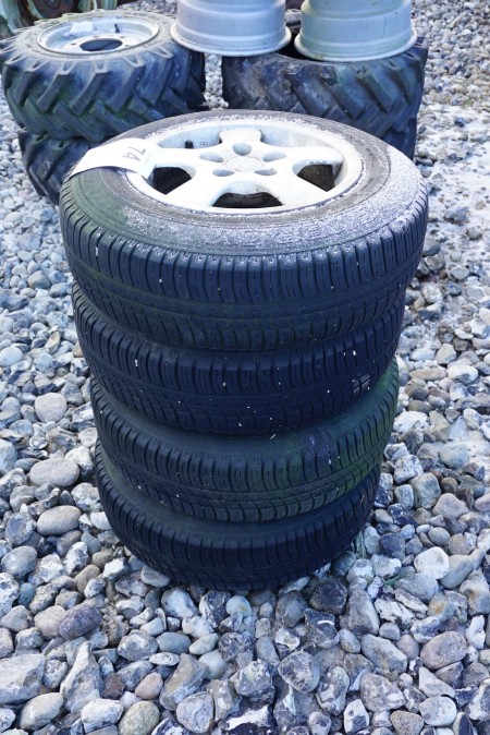 4 car tires with rims