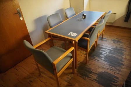 Kantinebord med 5 stole
