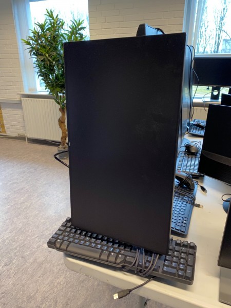 PC-skærm, mærke: Dell, model: U2417H + Dell tastatur 