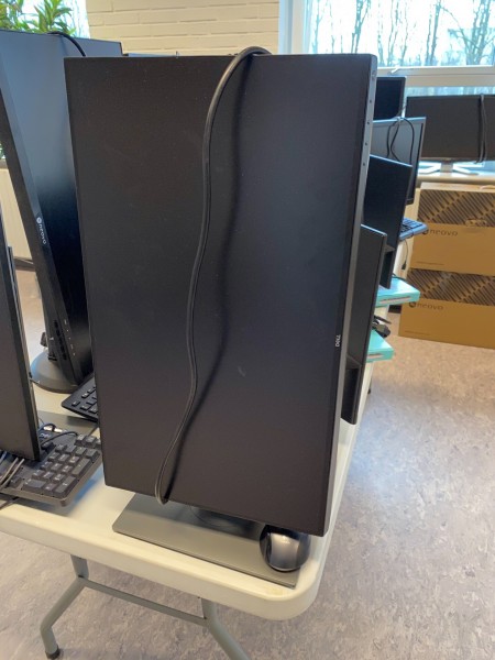 PC-skærm, mærke: Dell, model: U2417H + Logitech mus 
