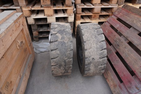 2 pcs tires for truck Brand Maxxis Model Tuffguard