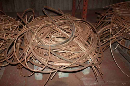 Pallet with electric cable