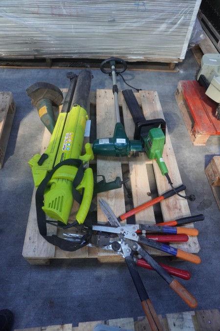 Various garden tools on electricity etc.