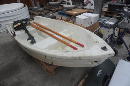 Plastic boat, brand: PIONER, with outboard motor