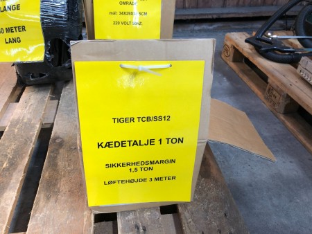Chain hoist 1 ton, brand: TIGER, model: TCB / SS12