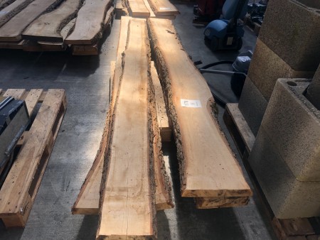 6 pieces. planks in oak