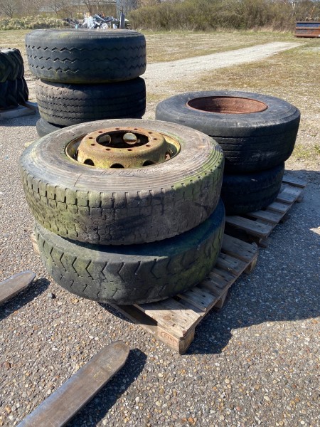 4 pieces. tires with rims for truck