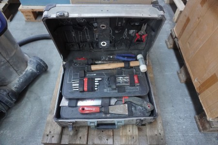 Toolbox with mixed tools