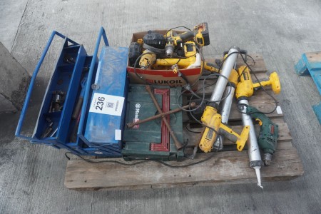 Large batch of power tools + hand tools