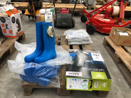 4 pairs of Bekina rubber boots