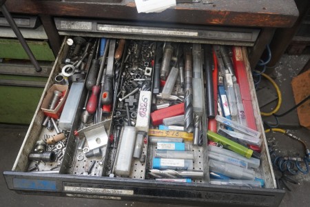 Contents in 2 drawers of various rivals, drill and clamping tool