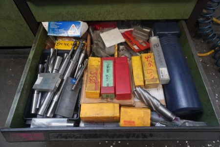 Contents in 1 drawer of various rivals, milling cutters, plate holders, etc.