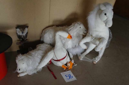 Handmade mechanical mannequins with power: Lam, horse, goose, owl