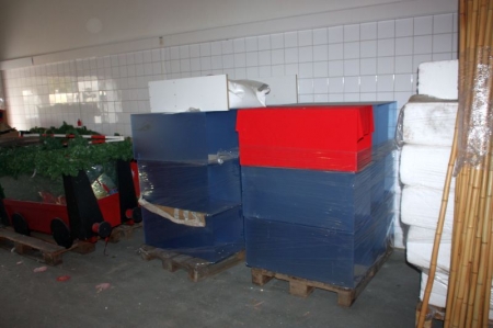 2 pallets acrylic boxes