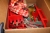 Juleklokker i assorterede størrelser + juledekorationsmateriale i kasse