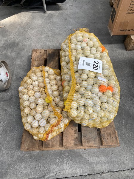 Large batch of golf balls