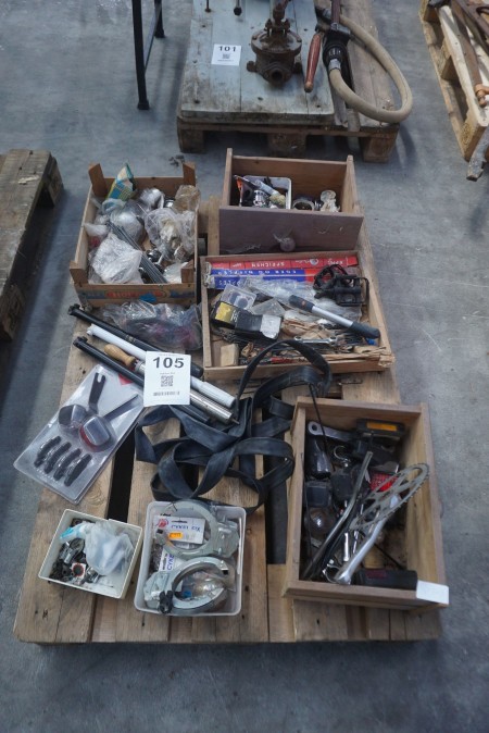 Lot of spare parts for bicycles
