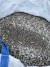 Ca. 900kg graue Granitspäne